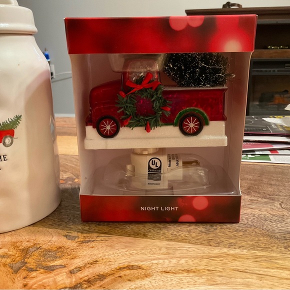 RAE DUNN CHRISTMAS & NIGHTLIGHT “Home for the Holidays” New - Picture 4 of 11